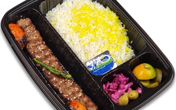 چلو کباب لقمه هلدینگ
